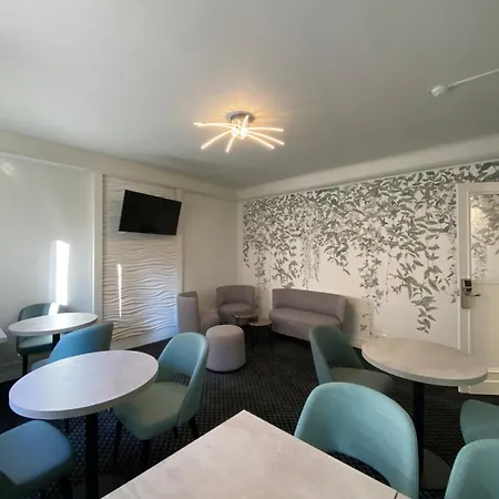 Logis Du Chateau ホテル