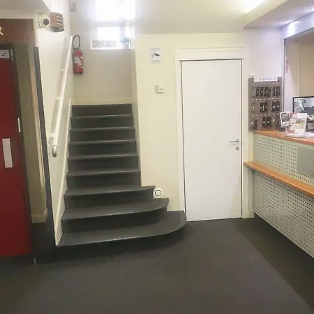 Logis Du Chateau 3* カーン