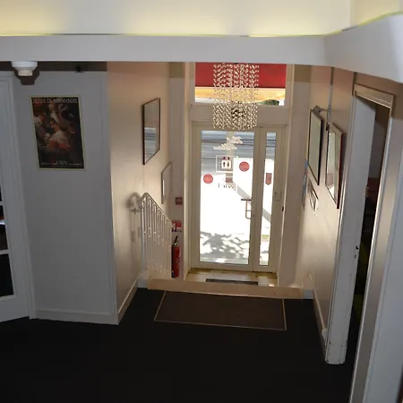 ホテル Logis Du Chateau カーン