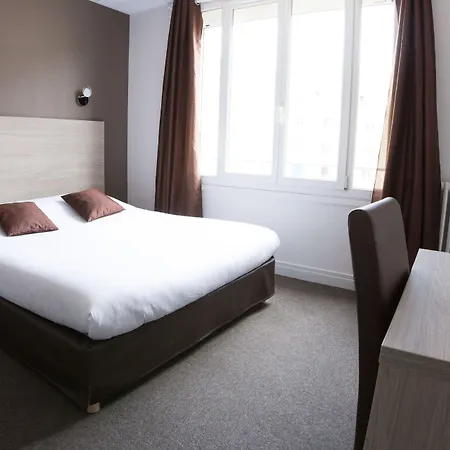 ホテル Logis Du Chateau 3*