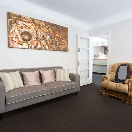 Logis Du Chateau 3* カーン