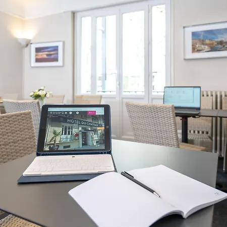 Logis Du Chateau ホテル