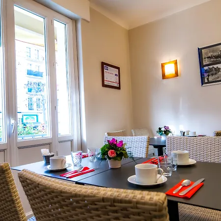 Logis Du Chateau 3* カーン