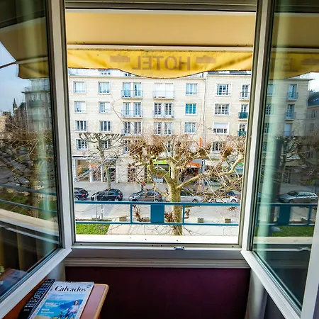 Logis Du Chateau Hotel 3*