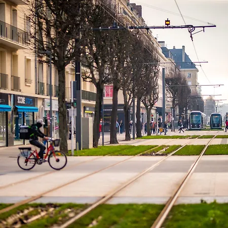 ホテル Logis Du Chateau カーン