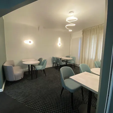 Logis Du Chateau Hotel 3*
