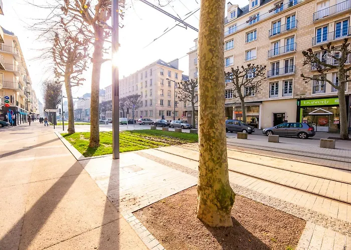 Hotel Logis Du Chateau 3*