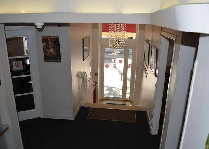 Hotel Logis Du Chateau Caen