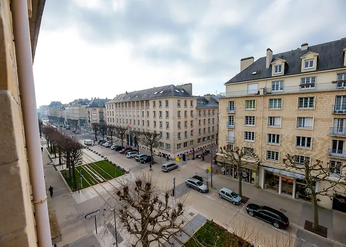 Logis Du Chateau Hotel 3*