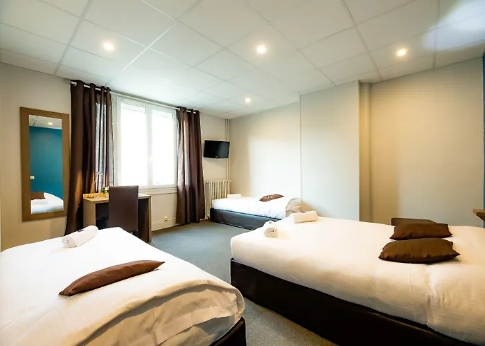 Logis Du Chateau Hotel 3*