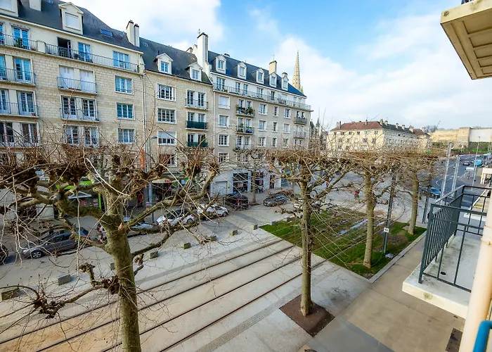 Logis Du Chateau Hotel