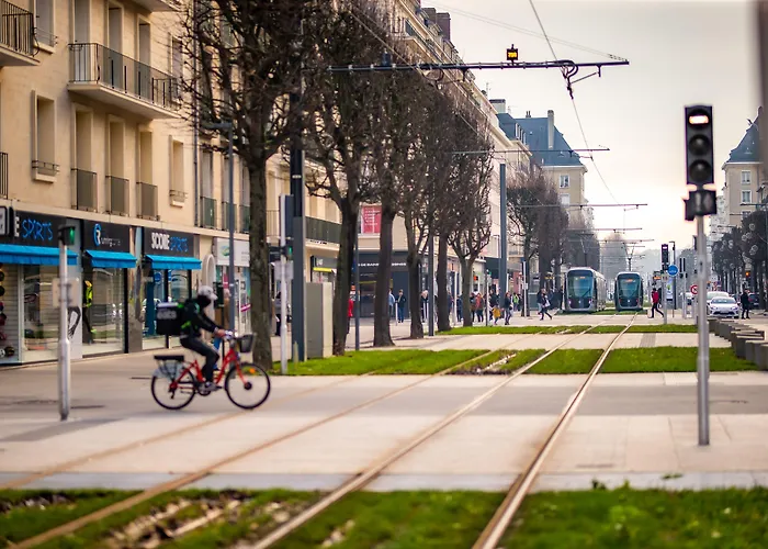 Hotel Logis Du Chateau Caen